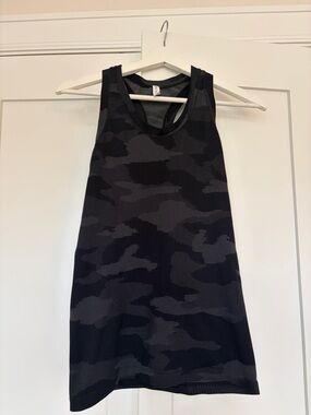 Athleta  Black Camo Racerback Tank Top | size XS